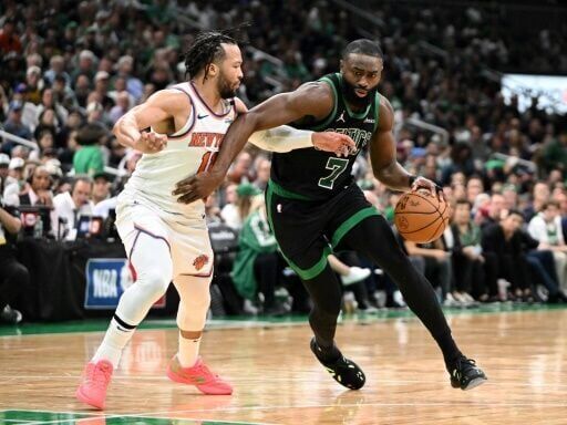 Timberwolves oust Warriors, Celtics down Knicks to stay alive